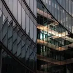 Posa vetrate in sicurezza: vantaggi dei sollevatori a ventosa